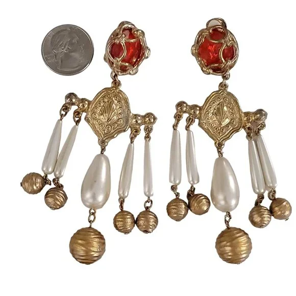 Gold Tone Dangle Ball Faux Teardrop Pearl Chandelier Gaudy 80s Clip Earring K454